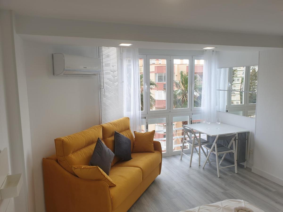 Estudio Amalfi Torre Del Mar Luaran gambar