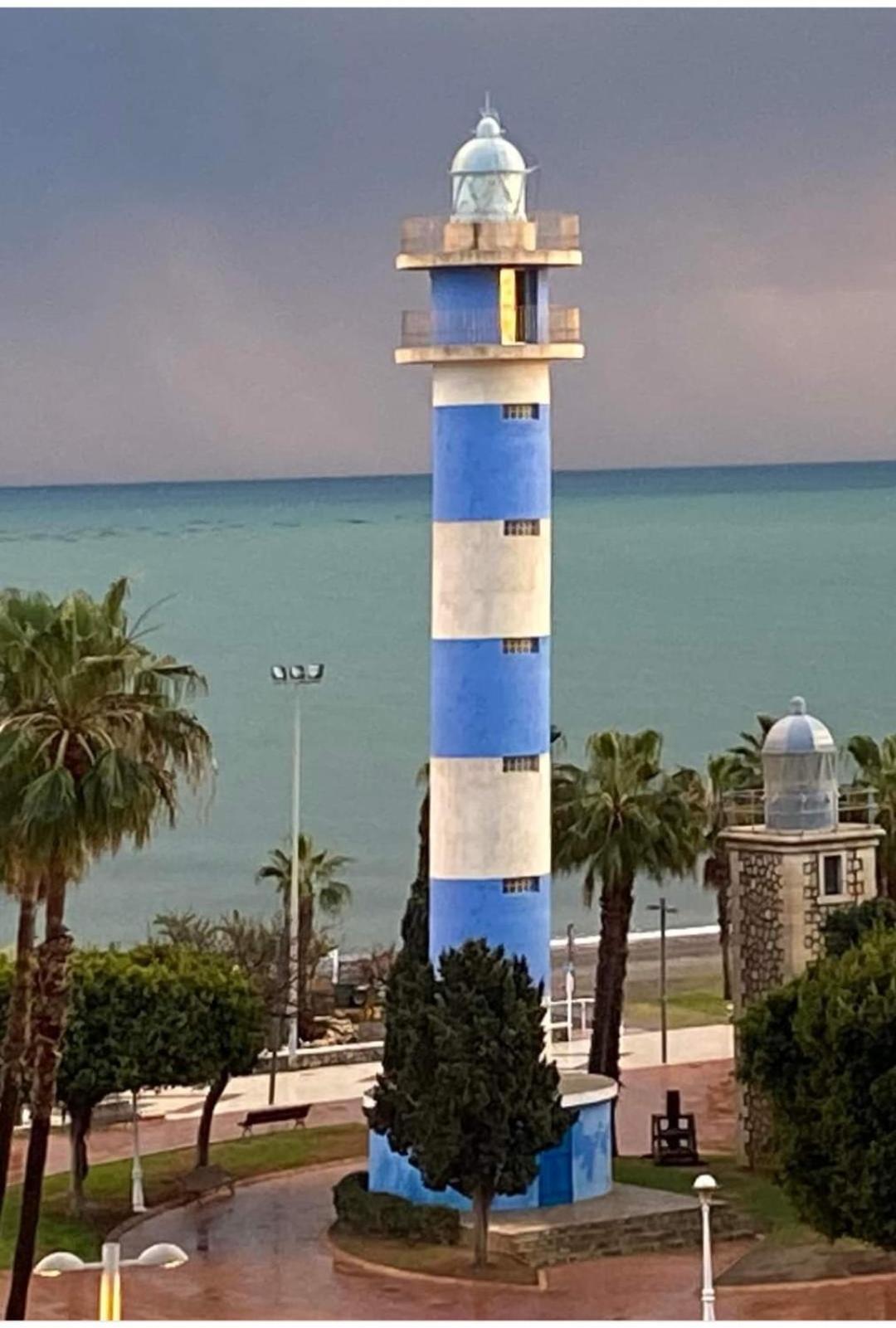 Estudio Amalfi Torre Del Mar Luaran gambar